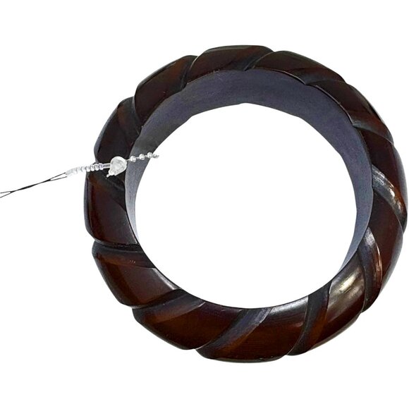 Vintage RJ Graziano Mahogany Carved Lucite Bangle Bracelet - Picture 4 of 7